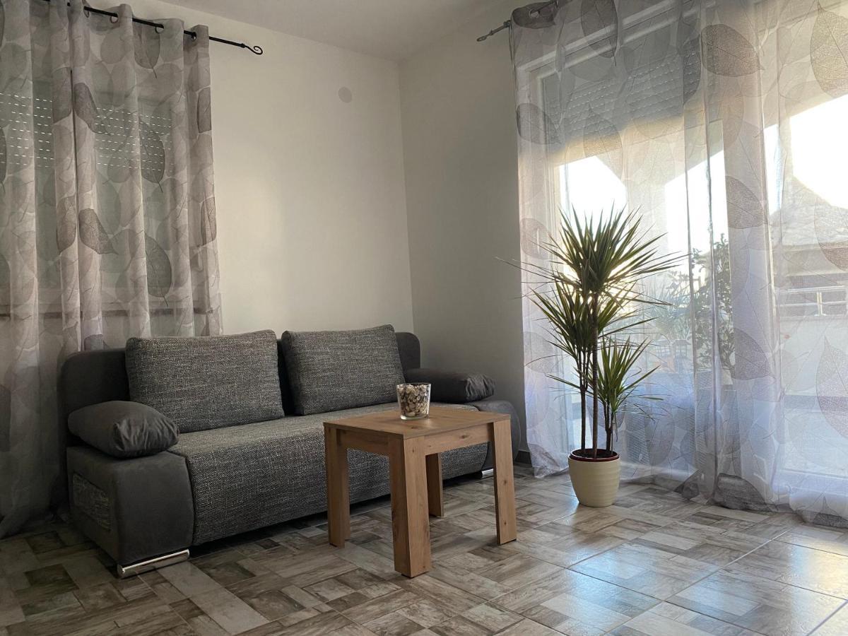 Apartment Tina Rogoznica  Bagian luar foto