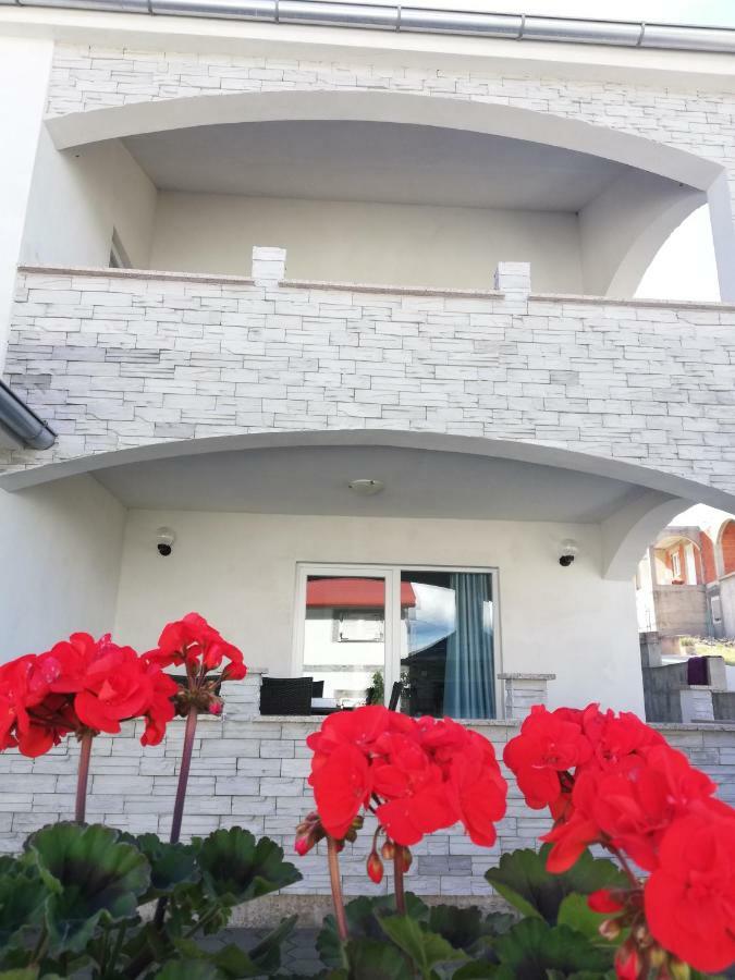 Apartment Tina Rogoznica  Bagian luar foto