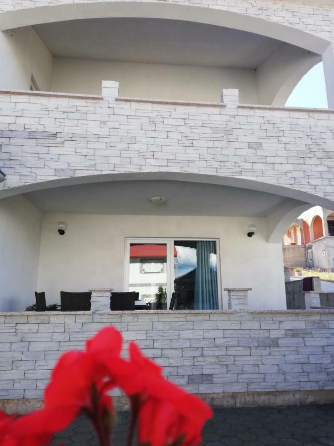 Apartment Tina Rogoznica  Bagian luar foto